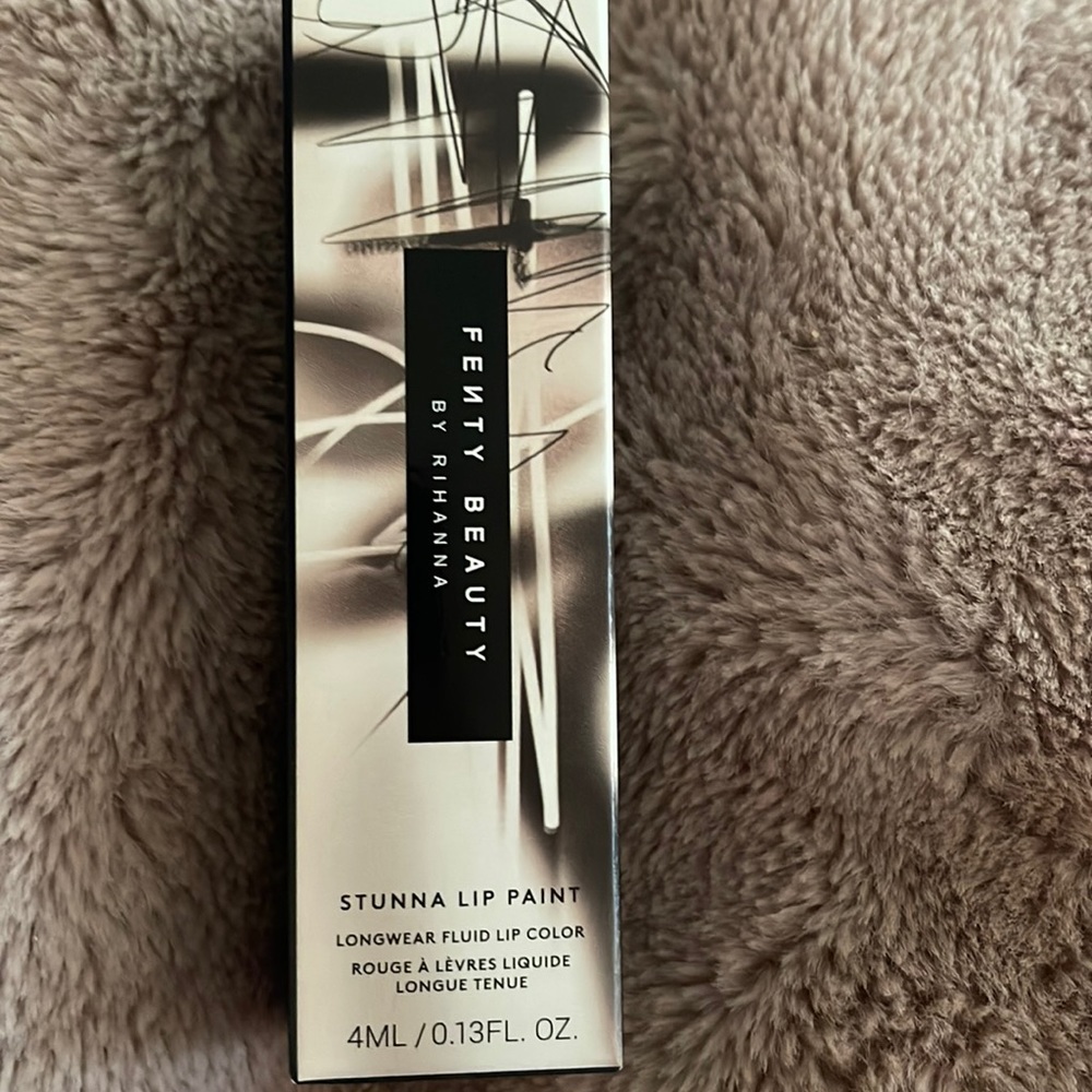 Fenty’s Stunna Lip in 02 Unbutton